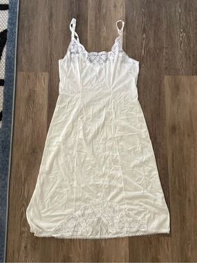 Vintage Olga White Lace Nightgown Size 34
